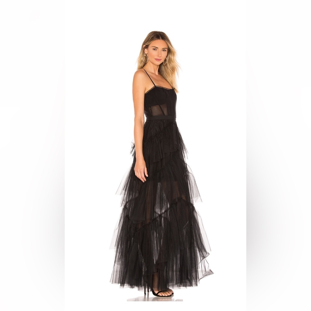 BCBG black dress size 4 US - work once only to a wedding